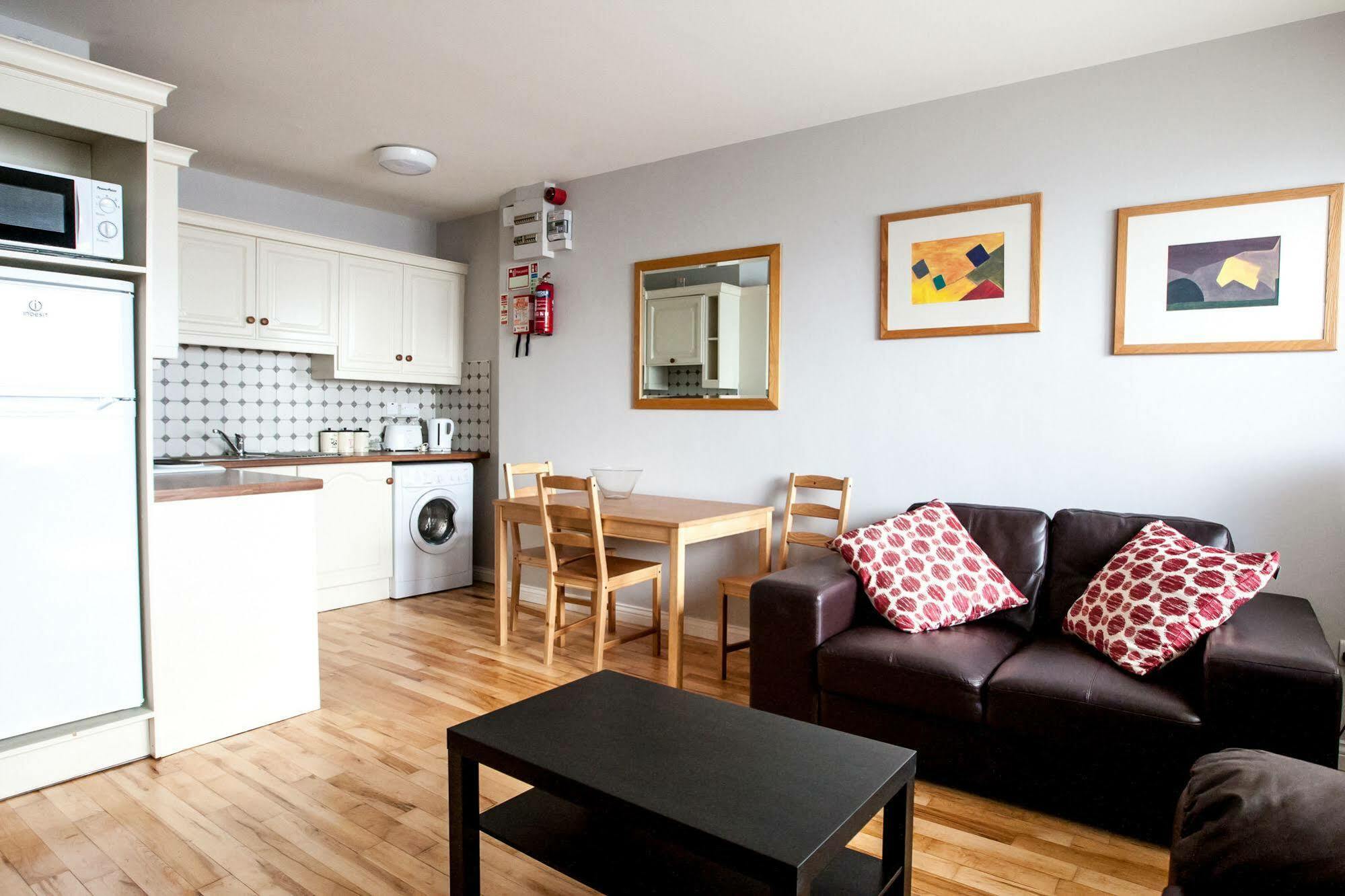 Dominick Street Apartments กัลเวย์ ภายนอก รูปภาพ