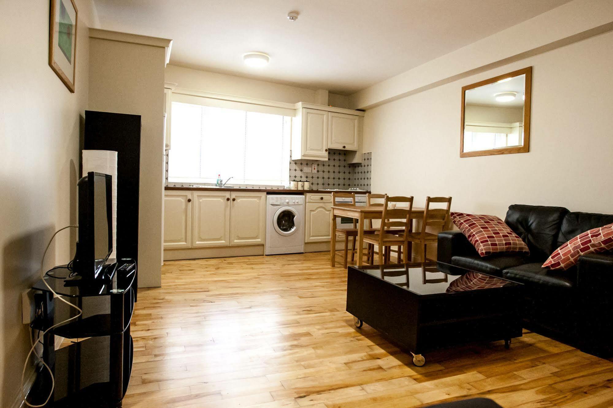 Dominick Street Apartments กัลเวย์ ภายนอก รูปภาพ