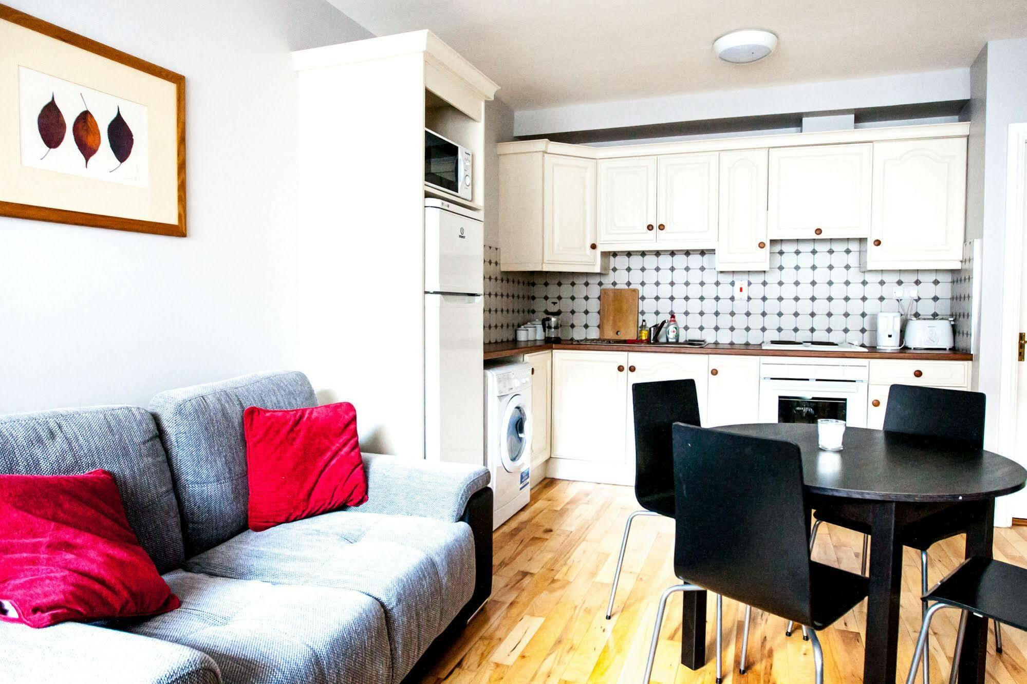 Dominick Street Apartments กัลเวย์ ภายนอก รูปภาพ
